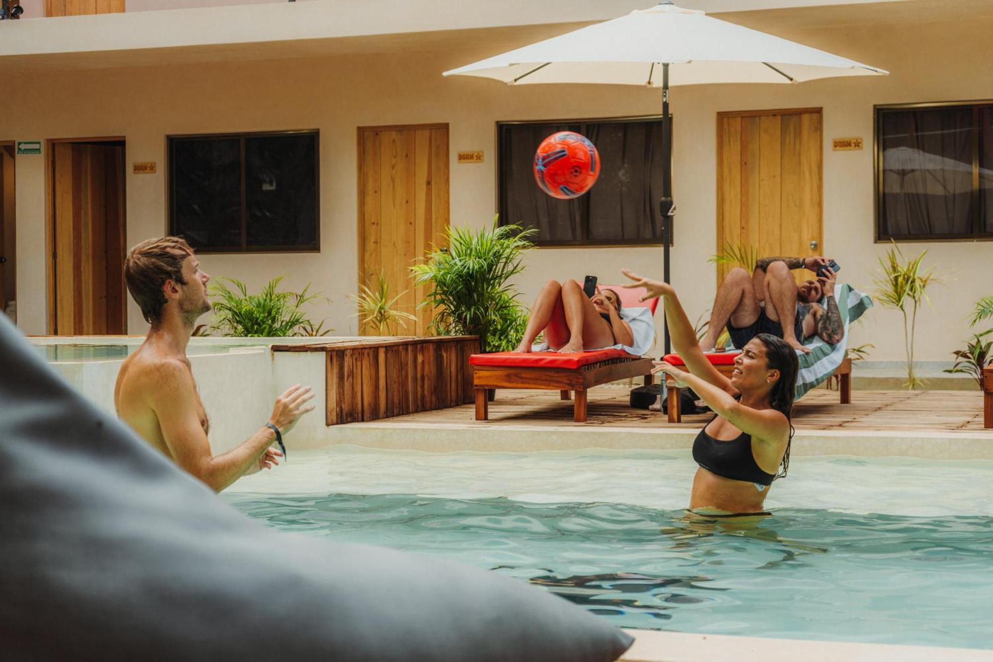 Che Valladolid Hostel & Bar Adults Only المظهر الخارجي الصورة